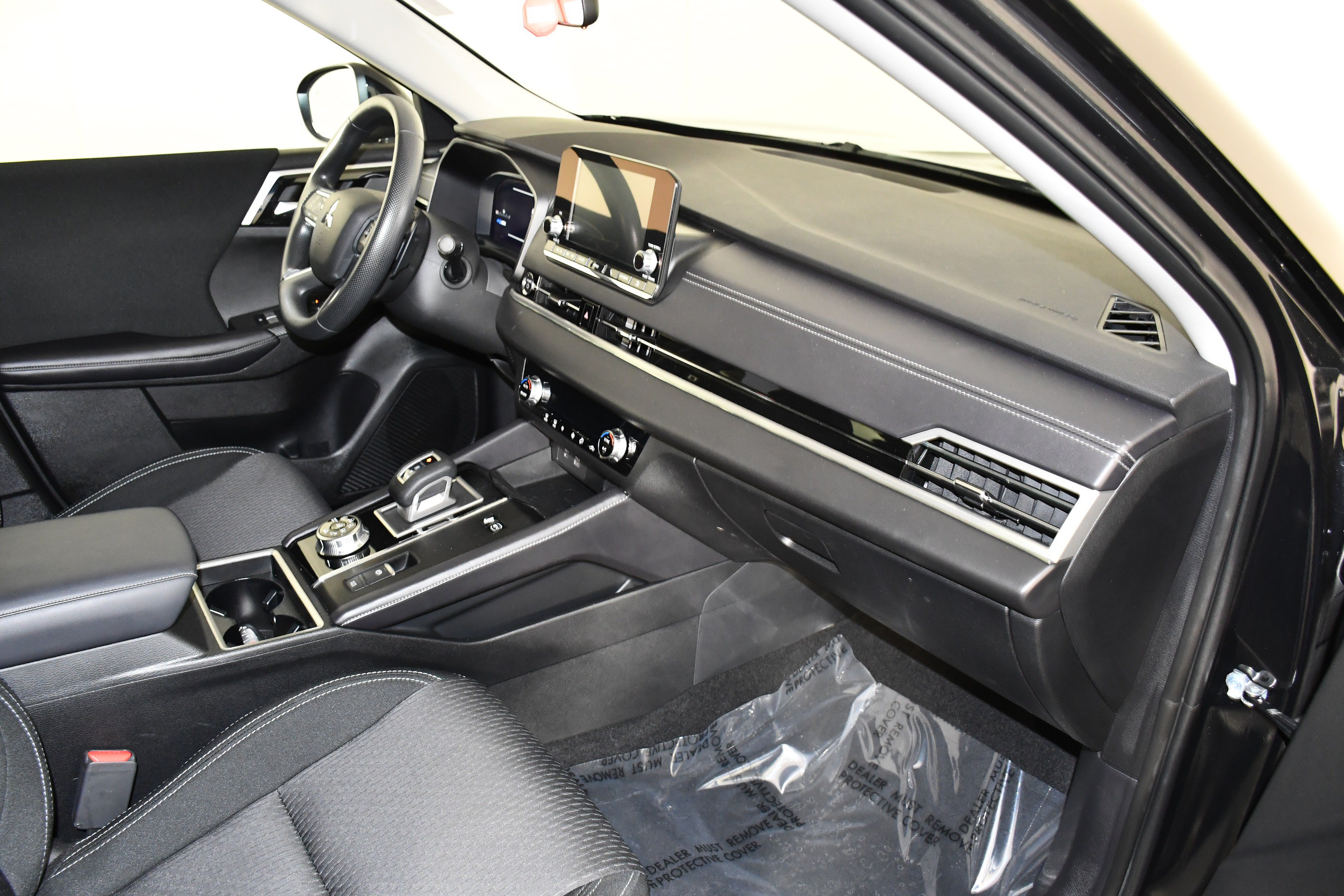 Used 2025 Mitsubishi Outlander ES AWD/4WD image 39