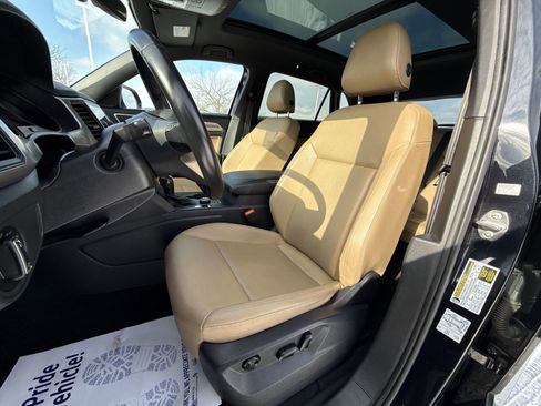 Used 2020 Volkswagen Atlas Cross Sport SE w/ Panoramic Sunroof Package image 12