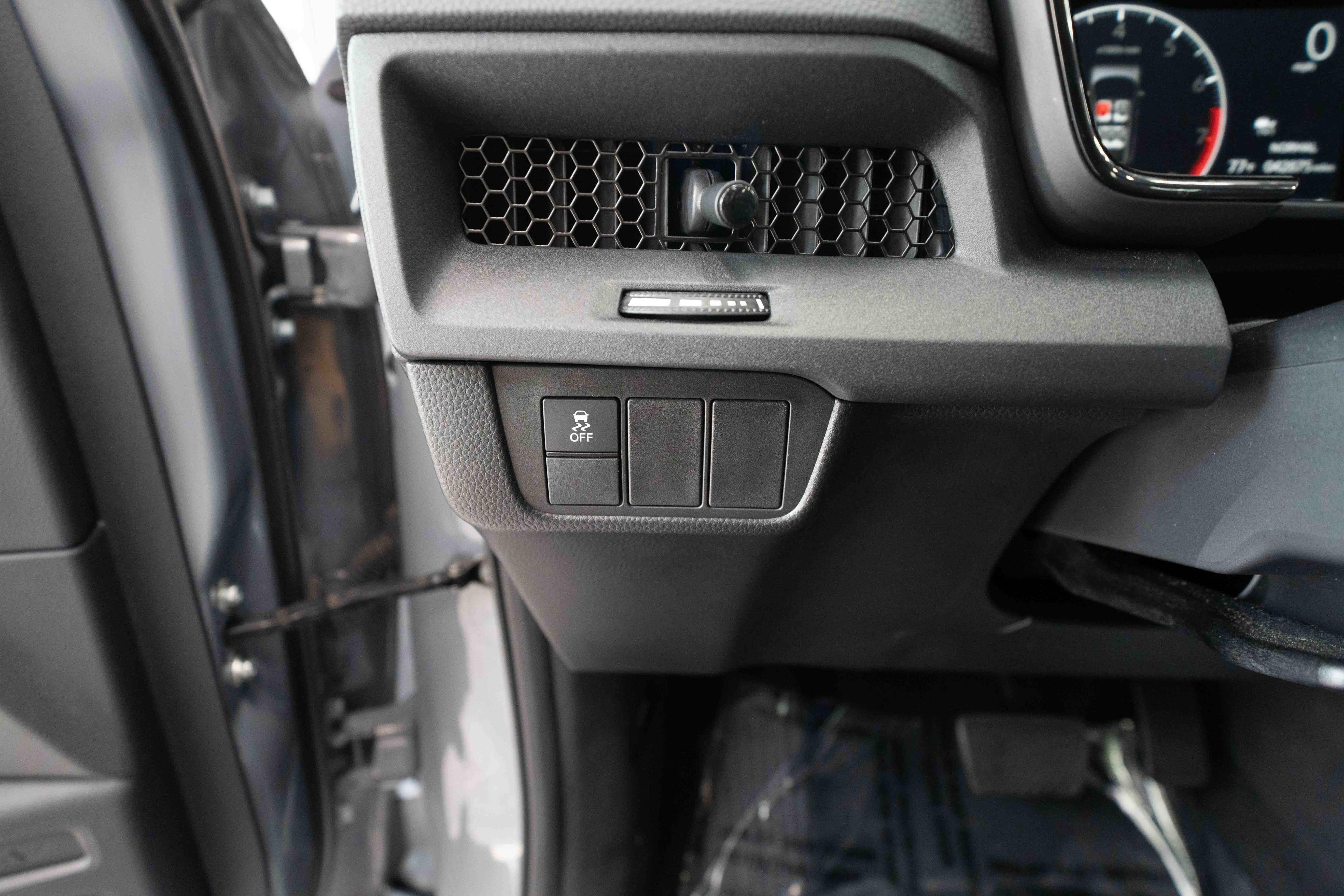 Used 2025 Honda CR-V EX image 11