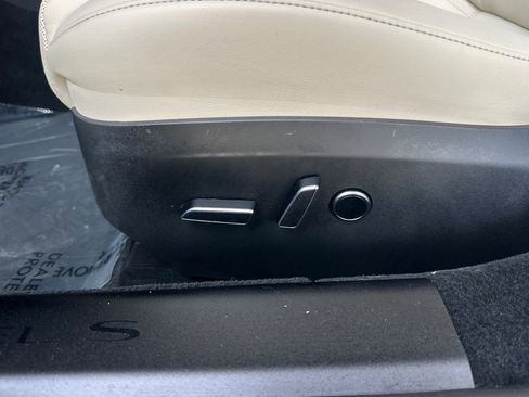 Used 2025 Tesla Model S AWD image 13