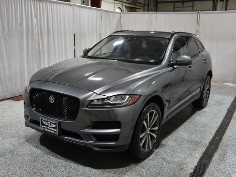 Used 2018 Jaguar F-PACE Prestige image 27