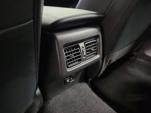 Used 2025 Toyota Camry SE FWD image 30