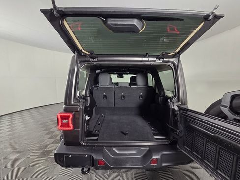 Used 2025 Jeep Wrangler Sahara w/ Safety Group image 29