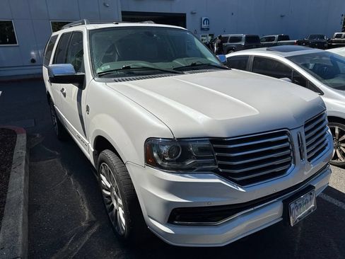 Used 2015 Lincoln Navigator 4WD w/ Equipment Group 101A Reserve image 1