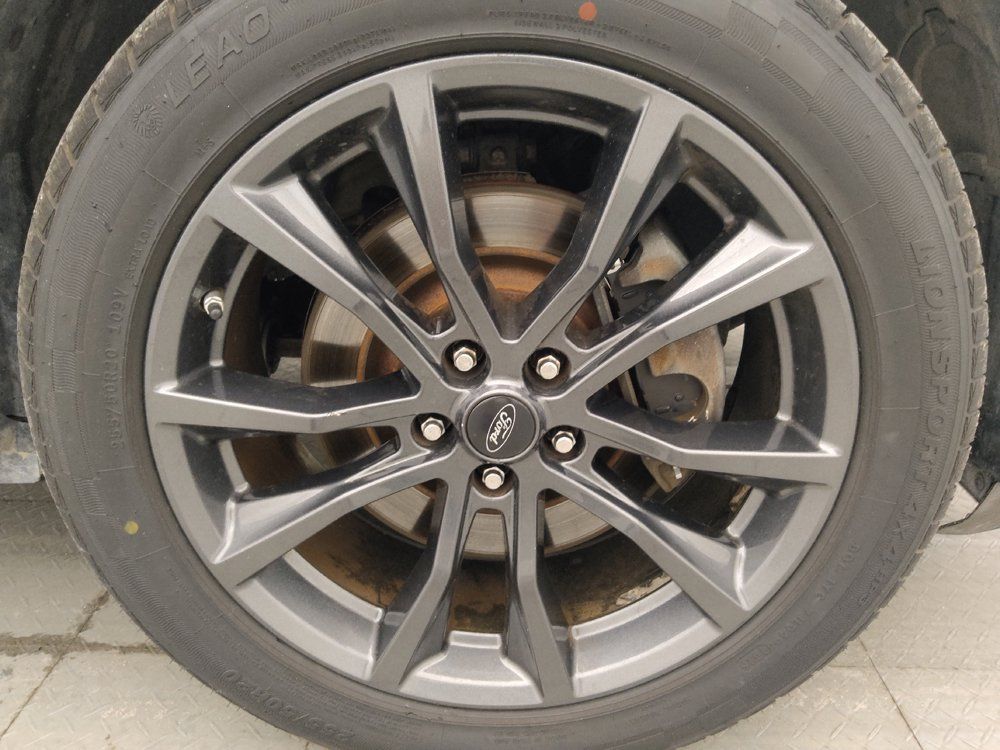 Used 2017 Ford Explorer XLT w/ Equipment Group 202A FWD image 31