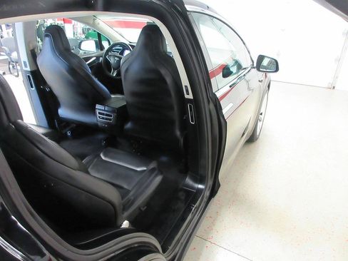 Used 2017 Tesla Model X 75D AWD/4WD image 19