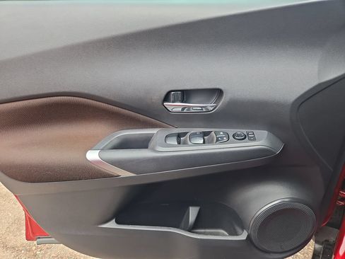 Used 2024 Nissan Kicks SR FWD image 17