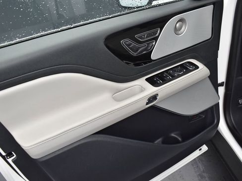 New 2026 Lincoln Aviator Reserve w/ Luxury Package AWD/4WD image 9