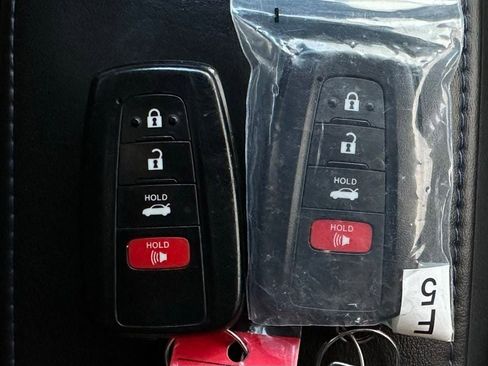 Used 2020 Toyota Corolla SE image 26