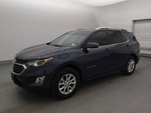 Used 2018 Chevrolet Equinox LT w/ Sun & Infotainment Package AWD/4WD image 2