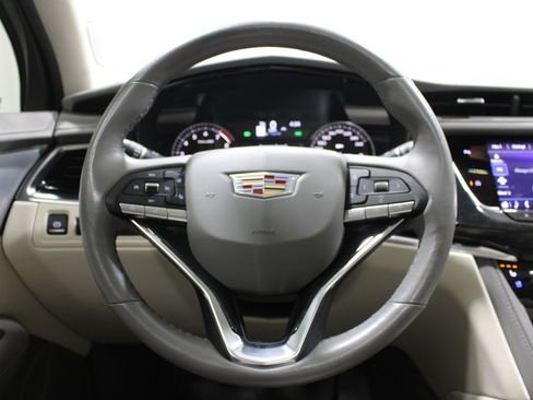 Used 2023 Cadillac XT6 Premium Luxury image 13