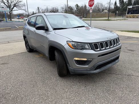 Used 2019 Jeep Compass Sport w/ Tech Group image 11