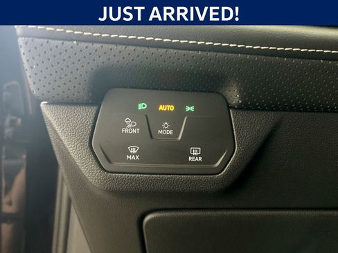 Used 2024 Volkswagen Atlas SE FWD image 14