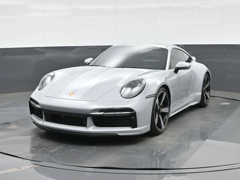 Used 2023 Porsche 911 Sport Classic RWD image 12