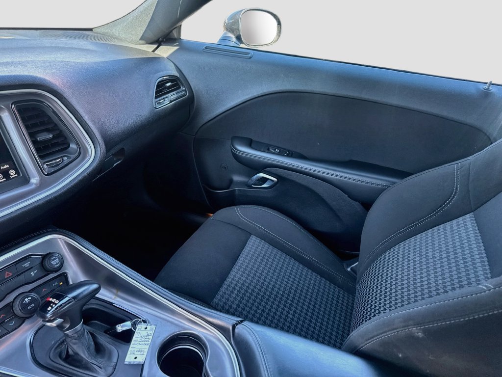 Used 2022 Dodge Challenger SXT RWD image 21
