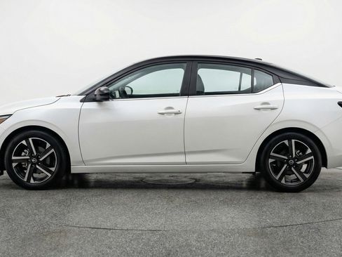 Used 2025 Nissan Sentra SV FWD image 5
