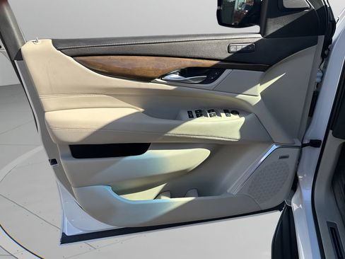 Used 2019 Cadillac Escalade Premium Luxury image 26
