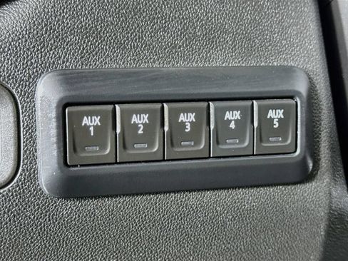 Used 2021 GMC Sierra 2500 AT4 w/ AT4 Premium Plus Package AWD/4WD image 15