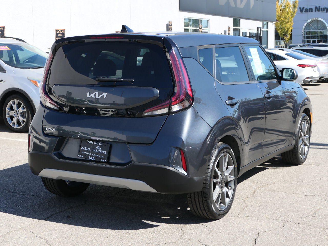 Used 2024 Kia Soul EX w/ EX Designer Package FWD image 2