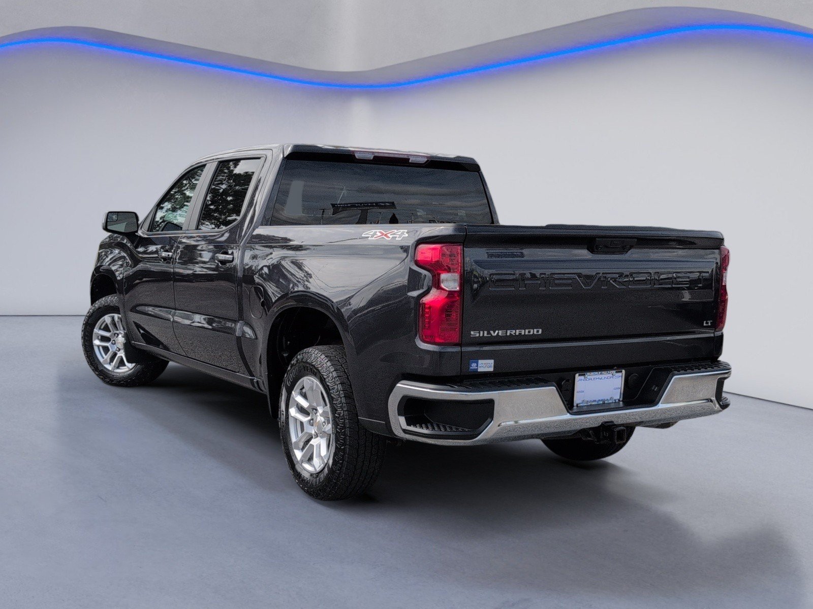 Used 2023 Chevrolet Silverado 1500 LT AWD/4WD image 9