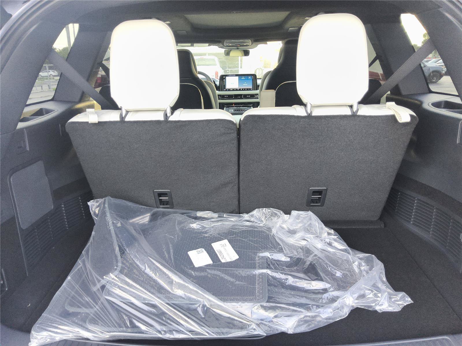 New 2027 Lincoln Aviator Black Label w/ Black Label Special Edition AWD/4WD image 5