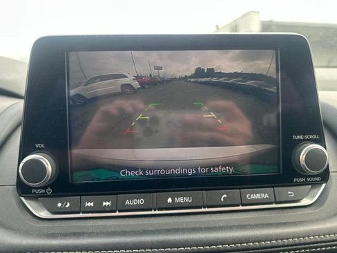Used 2024 Nissan Rogue SV AWD/4WD image 18