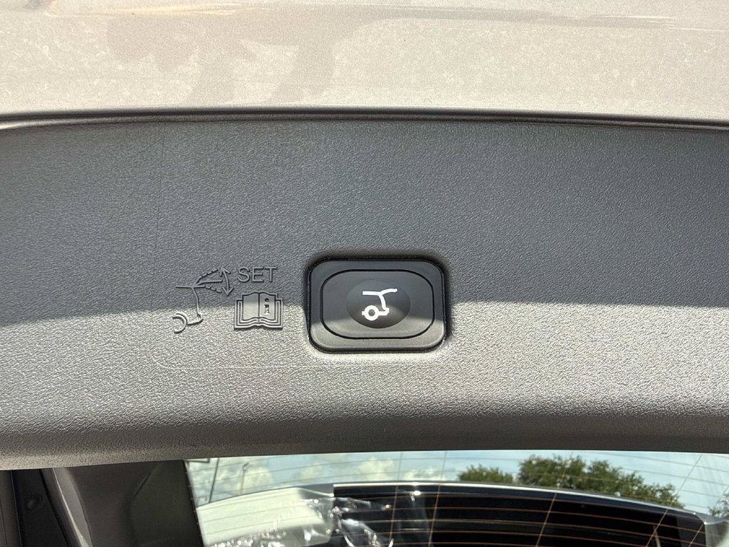 New 2026 Lincoln Nautilus Premier AWD/4WD image 12