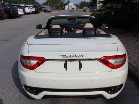 Used 2015 Maserati GranTurismo Convertible RWD image 7