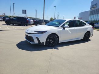 Used 2025 Toyota Camry SE video 1