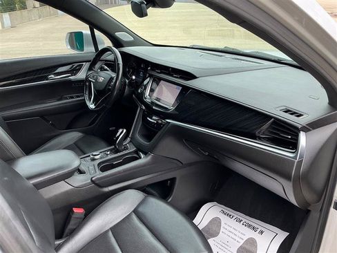Used 2020 Cadillac XT6 Premium Luxury FWD image 38