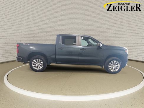 Used 2021 Chevrolet Silverado 1500 Custom w/ LPO, Dark Essentials Package AWD/4WD image 4