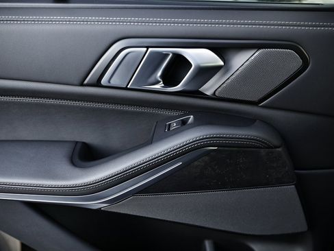 New 2026 BMW X5 xDrive40i w/ M Sport Package image 23