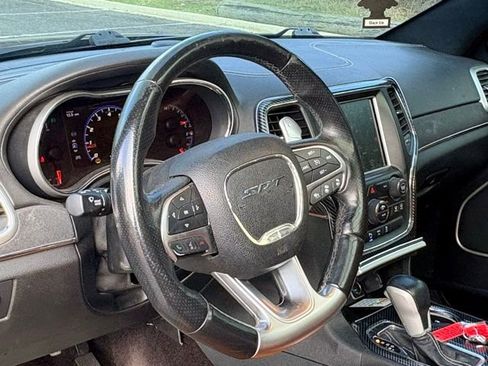 Used 2016 Jeep Grand Cherokee SRT image 12