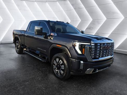 Used 2024 GMC Sierra 2500 Denali w/ Denali Reserve Package image 3