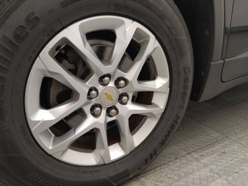 Used 2019 Chevrolet Traverse LT FWD image 31
