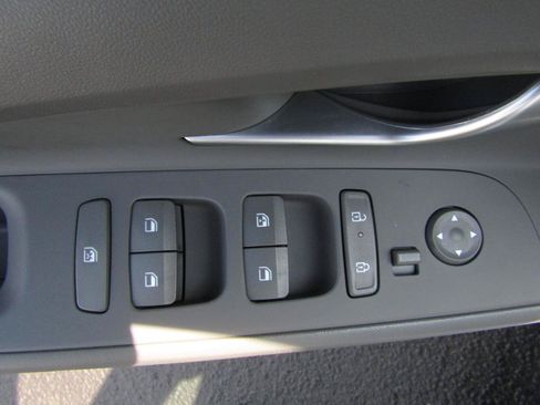 Used 2024 Hyundai Elantra SEL w/ Convenience Package FWD image 11
