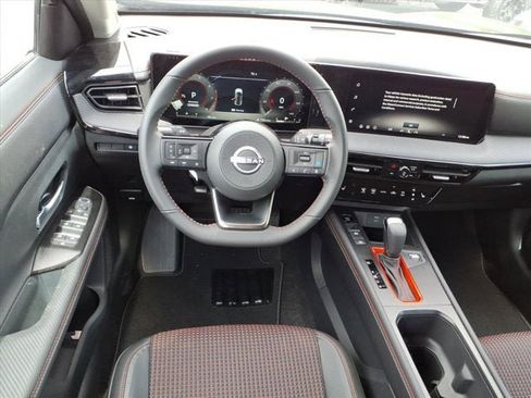 New 2026 Nissan Kicks SR w/ Cold Weather Package FWD image 6