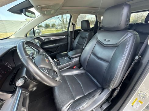 Used 2018 Cadillac XT5 Luxury image 11
