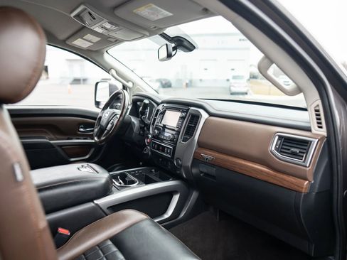 Used 2018 Nissan Titan Platinum Reserve w/ Platinum Utility Package image 15