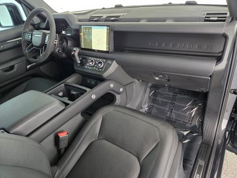 Certified 2024 Land Rover Defender 90 V8 AWD/4WD image 16