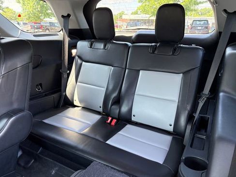 Used 2022 Ford Explorer XLT w/ Equipment Group 202A AWD/4WD image 24