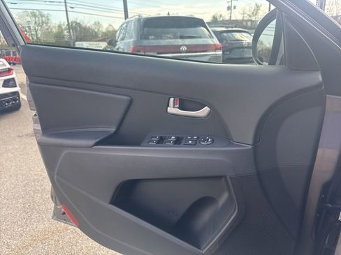 Used 2016 Kia Sportage LX AWD/4WD image 16