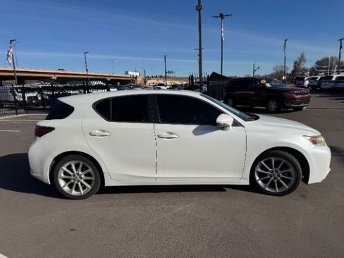 Used 2013 Lexus CT 200h w/ Premium Pkg w/Navigation image 9
