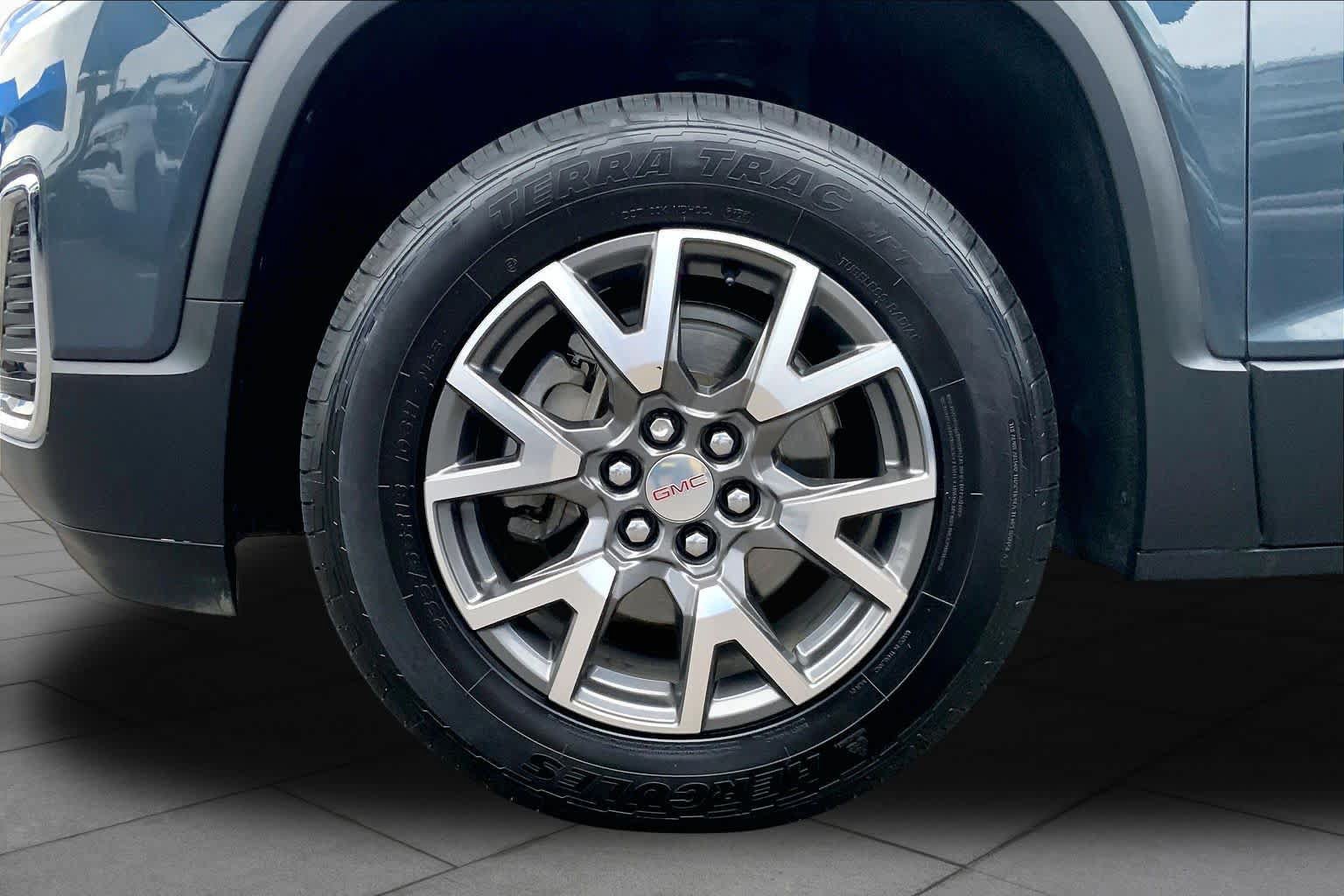 Used 2020 GMC Acadia SLE FWD image 11