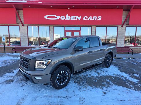 Used 2021 Nissan Titan PRO-4X w/ Pro-4x Convenience Package AWD/4WD image 1