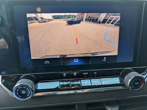 Used 2023 Chevrolet Colorado Trail Boss w/ Advanced Trailering Package AWD/4WD image 18