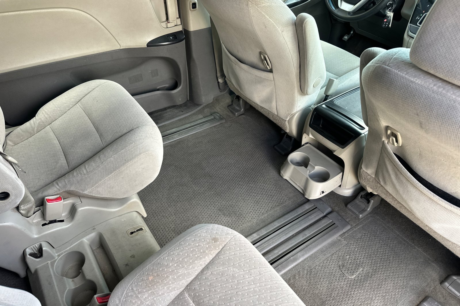 Used 2015 Toyota Sienna LE FWD image 19