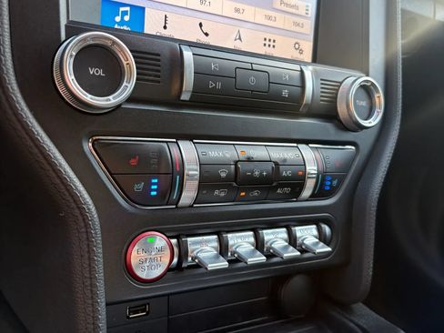 Used 2019 Ford Mustang GT Premium w/ GT Performance Package RWD image 18