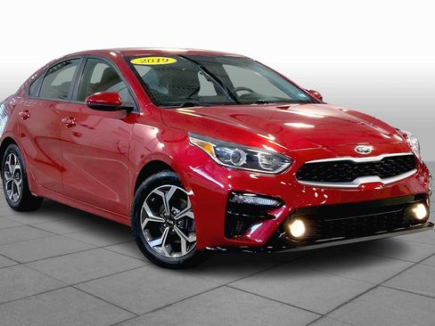 Used 2019 Kia Forte LXS image 2