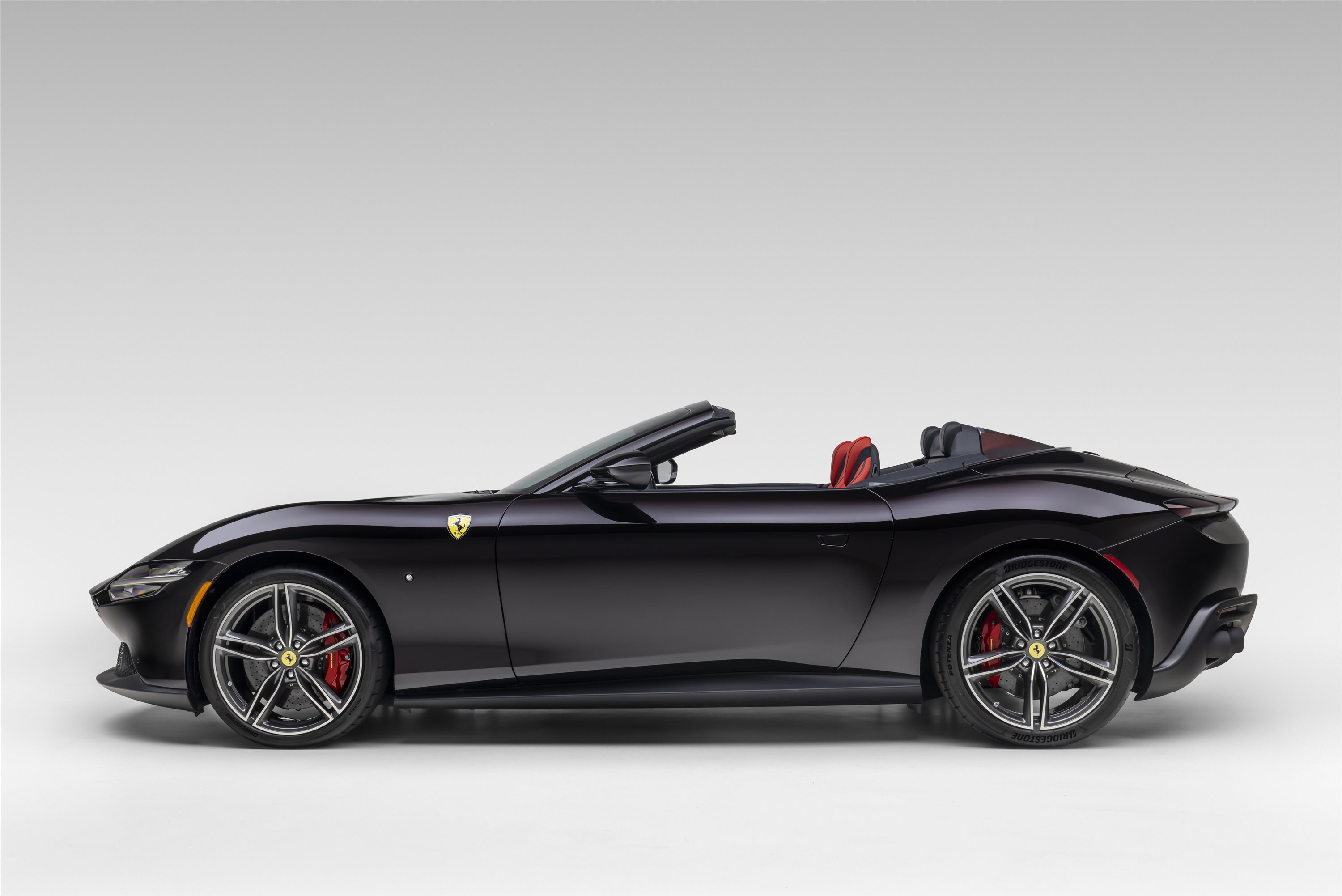 Certified 2026 Ferrari Roma Spider RWD image 13